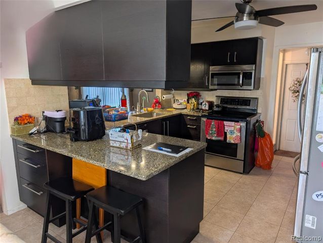 16931 Edwards Avenue, Southfield, MI 48076