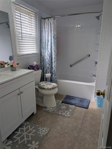 16931 Edwards Avenue, Southfield, MI 48076