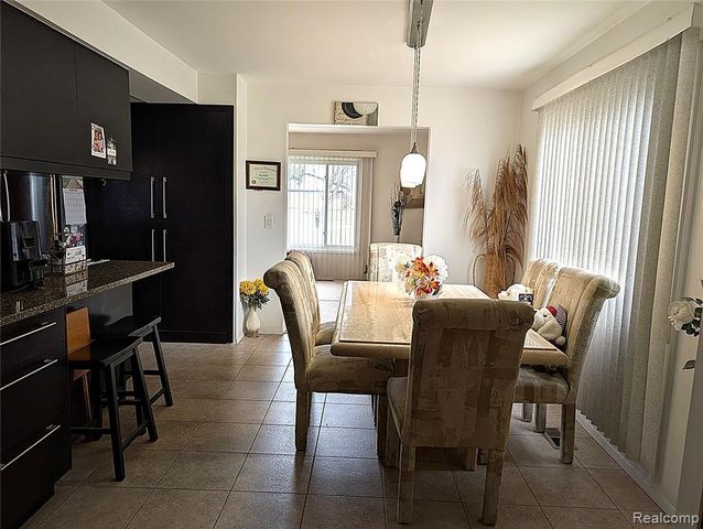 16931 Edwards Avenue, Southfield, MI 48076