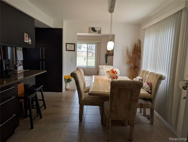 16931 Edwards Avenue, Southfield, MI 48076