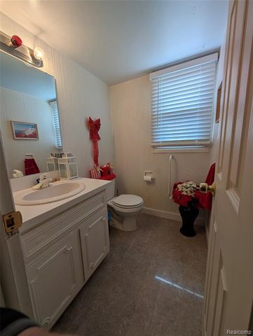 16931 Edwards Avenue, Southfield, MI 48076