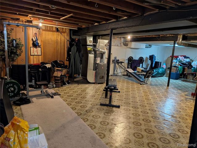 16931 Edwards Avenue, Southfield, MI 48076