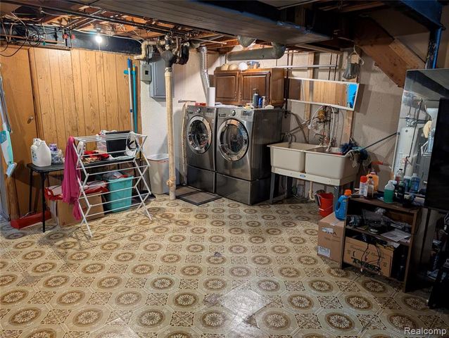 16931 Edwards Avenue, Southfield, MI 48076