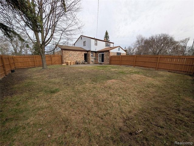 16931 Edwards Avenue, Southfield, MI 48076