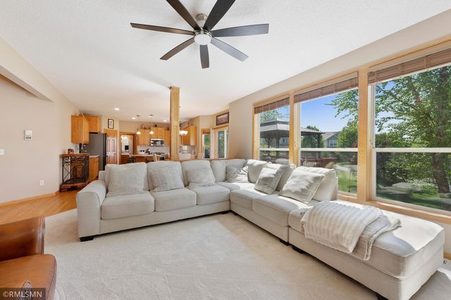 1774 Fox Run, Shakopee, MN 55379