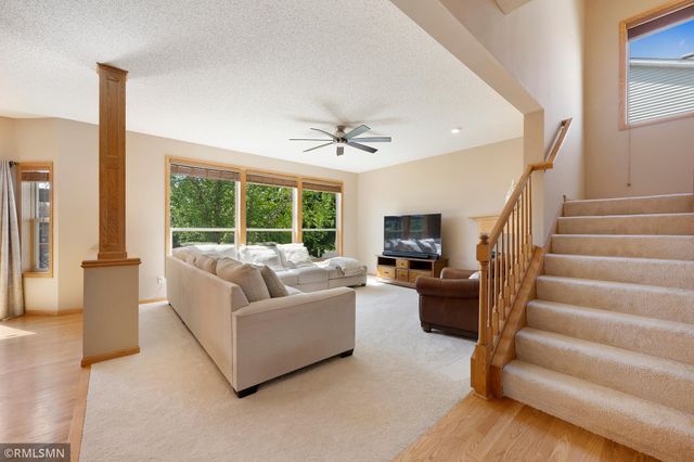1774 Fox Run, Shakopee, MN 55379