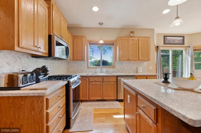 1774 Fox Run, Shakopee, MN 55379
