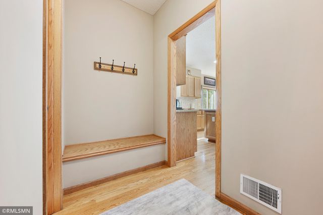 1774 Fox Run, Shakopee, MN 55379