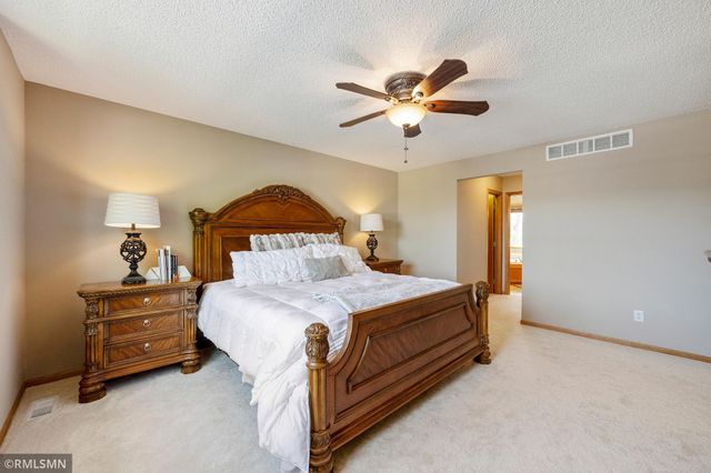 1774 Fox Run, Shakopee, MN 55379