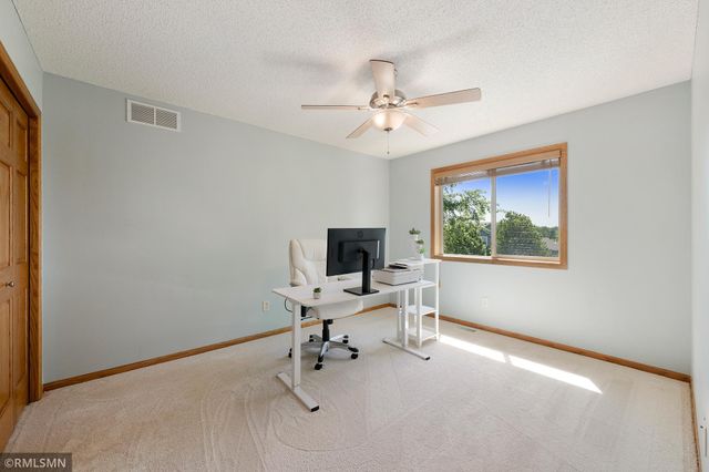 1774 Fox Run, Shakopee, MN 55379