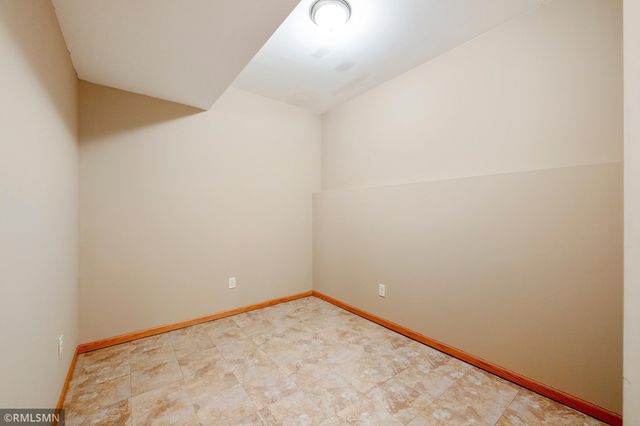 1774 Fox Run, Shakopee, MN 55379