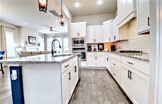 1431 Cave Stream Drive, Cave Springs, AR 72718