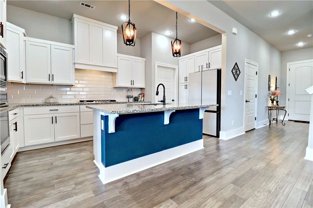 1431 Cave Stream Drive, Cave Springs, AR 72718
