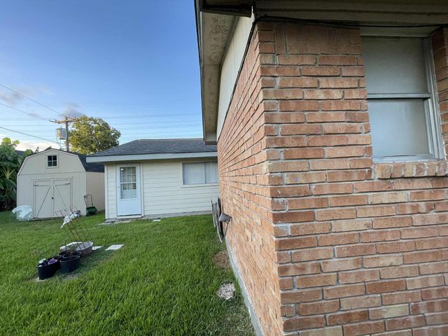 704 Teabury Avenue, Pasadena, TX 77503