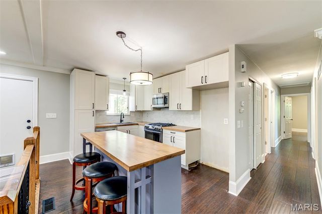 4515 Firelight Drive, Oakville, MO 63129