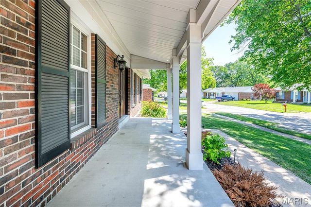 4515 Firelight Drive, Oakville, MO 63129