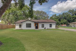 112 Walnut Street, Angleton, TX 77515