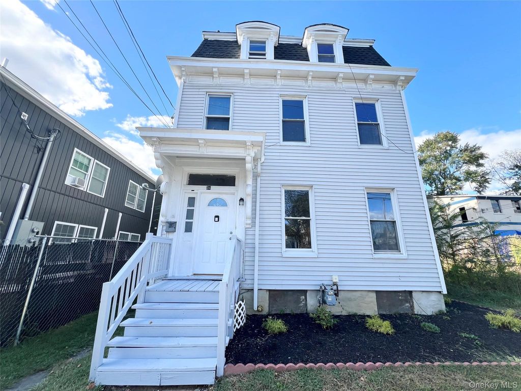 34 Smith Street, Poughkeepsie, NY 12601