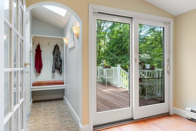30 Stanhope Dr, Norfolk, MA 02056