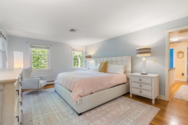 30 Stanhope Dr, Norfolk, MA 02056