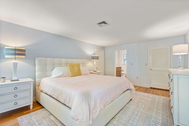 30 Stanhope Dr, Norfolk, MA 02056