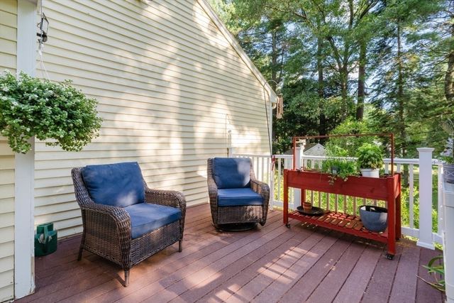 30 Stanhope Dr, Norfolk, MA 02056