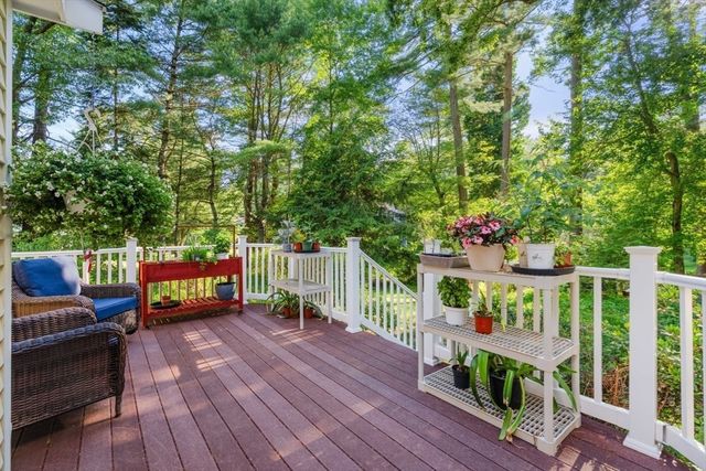 30 Stanhope Dr, Norfolk, MA 02056