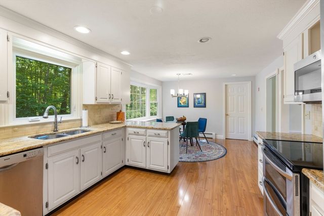 30 Stanhope Dr, Norfolk, MA 02056