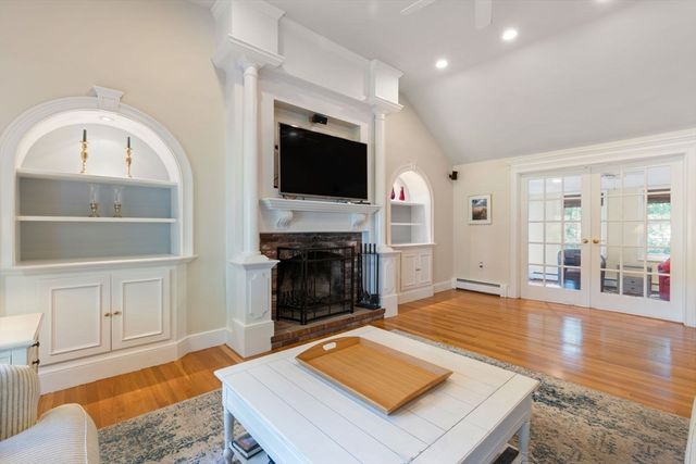 30 Stanhope Dr, Norfolk, MA 02056