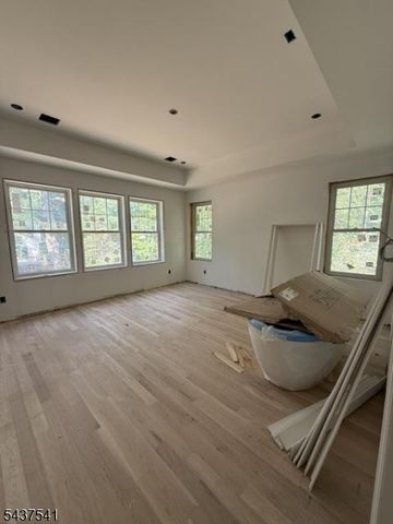 21 Valemont Way, Summit City, NJ 07901