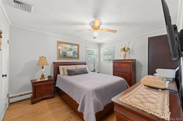 257 Cadman Avenue, Babylon, NY 11702
