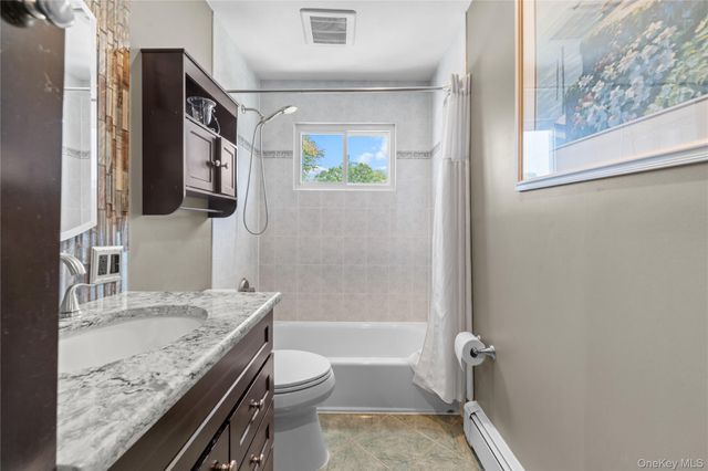 257 Cadman Avenue, Babylon, NY 11702