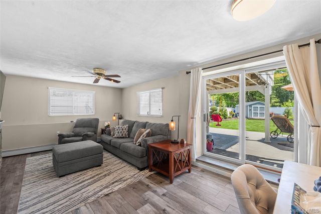 257 Cadman Avenue, Babylon, NY 11702