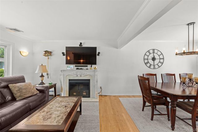 257 Cadman Avenue, Babylon, NY 11702