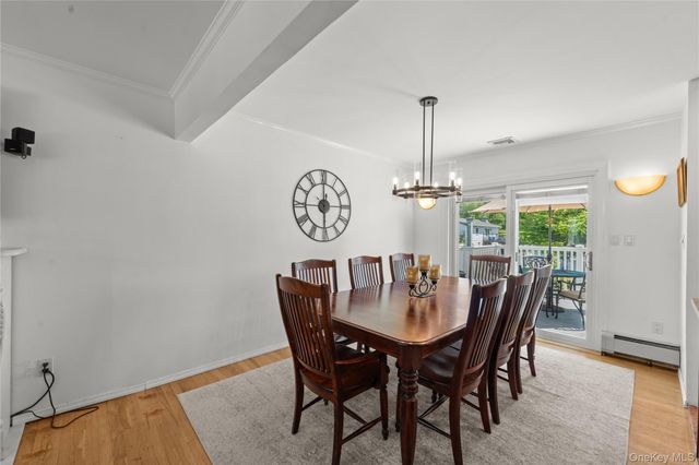 257 Cadman Avenue, Babylon, NY 11702