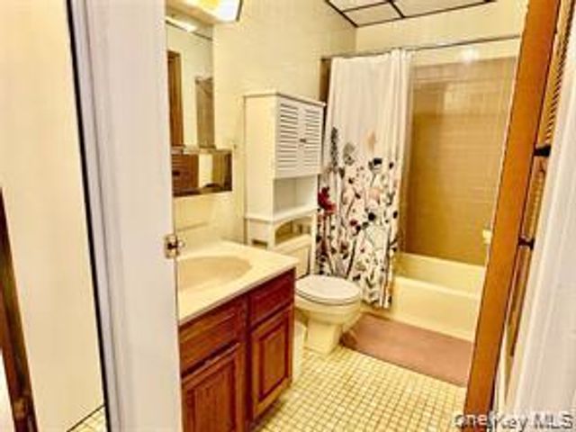 43 Columbia Avenue, Cedarhurst, NY 11516