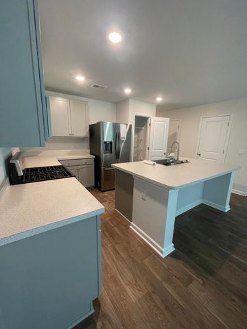 135 E Sunrise Lane, Summerville, SC 29486