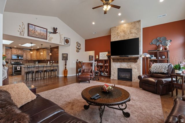 2196 E VALLEY VIEW CT, Layton, UT 84040