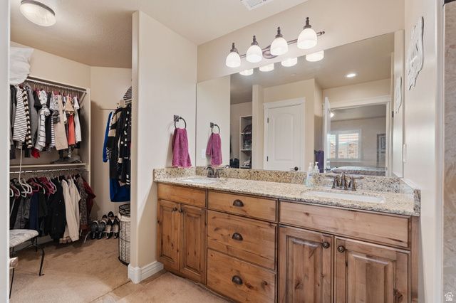 2196 E VALLEY VIEW CT, Layton, UT 84040