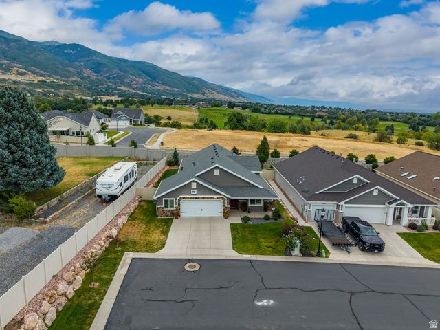 2196 E VALLEY VIEW CT, Layton, UT 84040