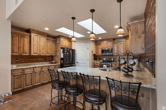 2196 E VALLEY VIEW CT, Layton, UT 84040