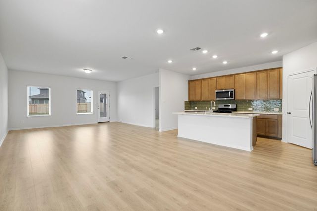 104 Boondoggle RDG -, Cedar Creek, TX 78612