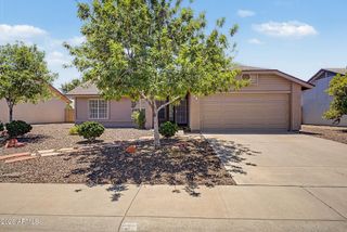 25 W SEQUOIA Drive, Phoenix, AZ 85027