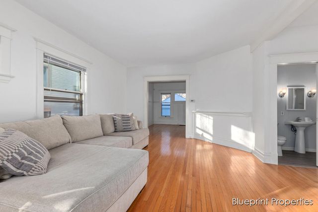 137 Auburn Avenue, Grand Rapids, MI 49506