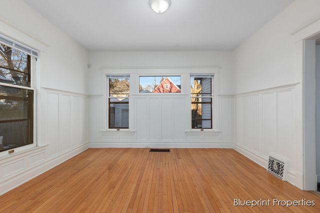 137 Auburn Avenue, Grand Rapids, MI 49506