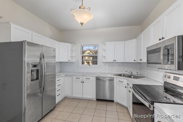 137 Auburn Avenue, Grand Rapids, MI 49506