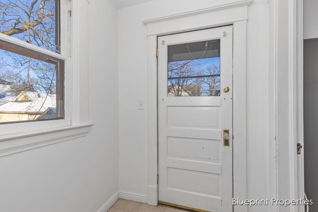 137 Auburn Avenue, Grand Rapids, MI 49506