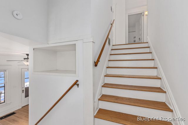 137 Auburn Avenue, Grand Rapids, MI 49506