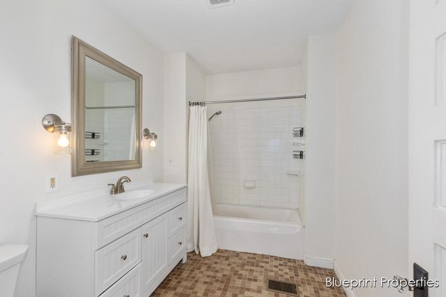 137 Auburn Avenue, Grand Rapids, MI 49506