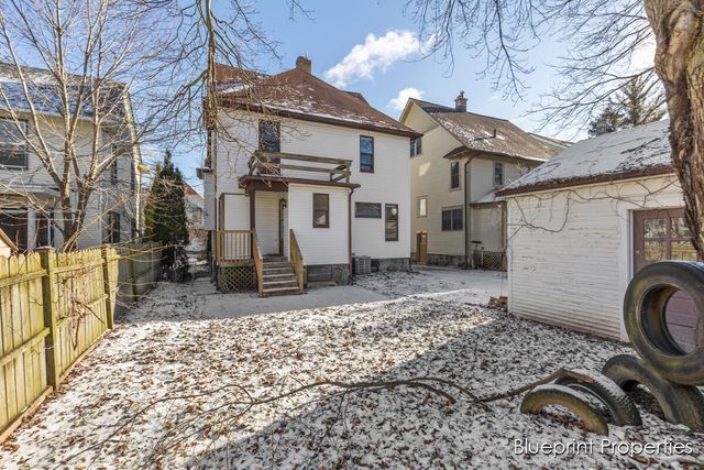 137 Auburn Avenue, Grand Rapids, MI 49506